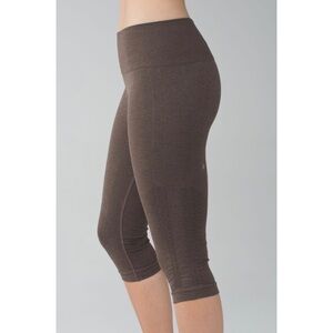 LULULEMON In The Flow Crop II Heathered Bark Chocolate Cropped Leggings